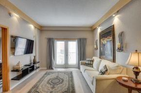 Pet-Friendly Palm Coast Condo about 2 Mi to Beaches!